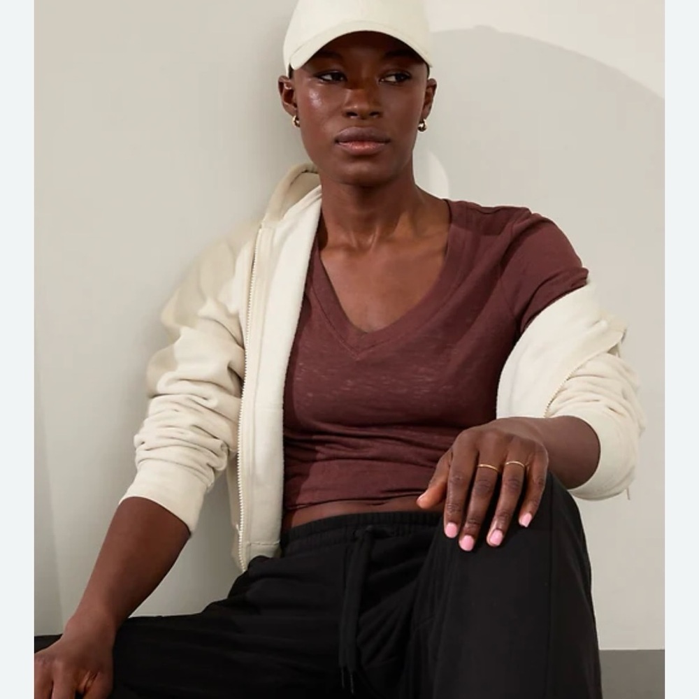 Athleta Breezy Scoop V-Neck Tee